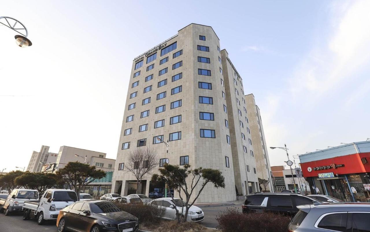 Hotel Grand Bay בוריאונג מראה חיצוני תמונה