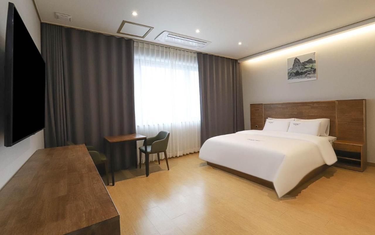 Hotel Grand Bay בוריאונג מראה חיצוני תמונה