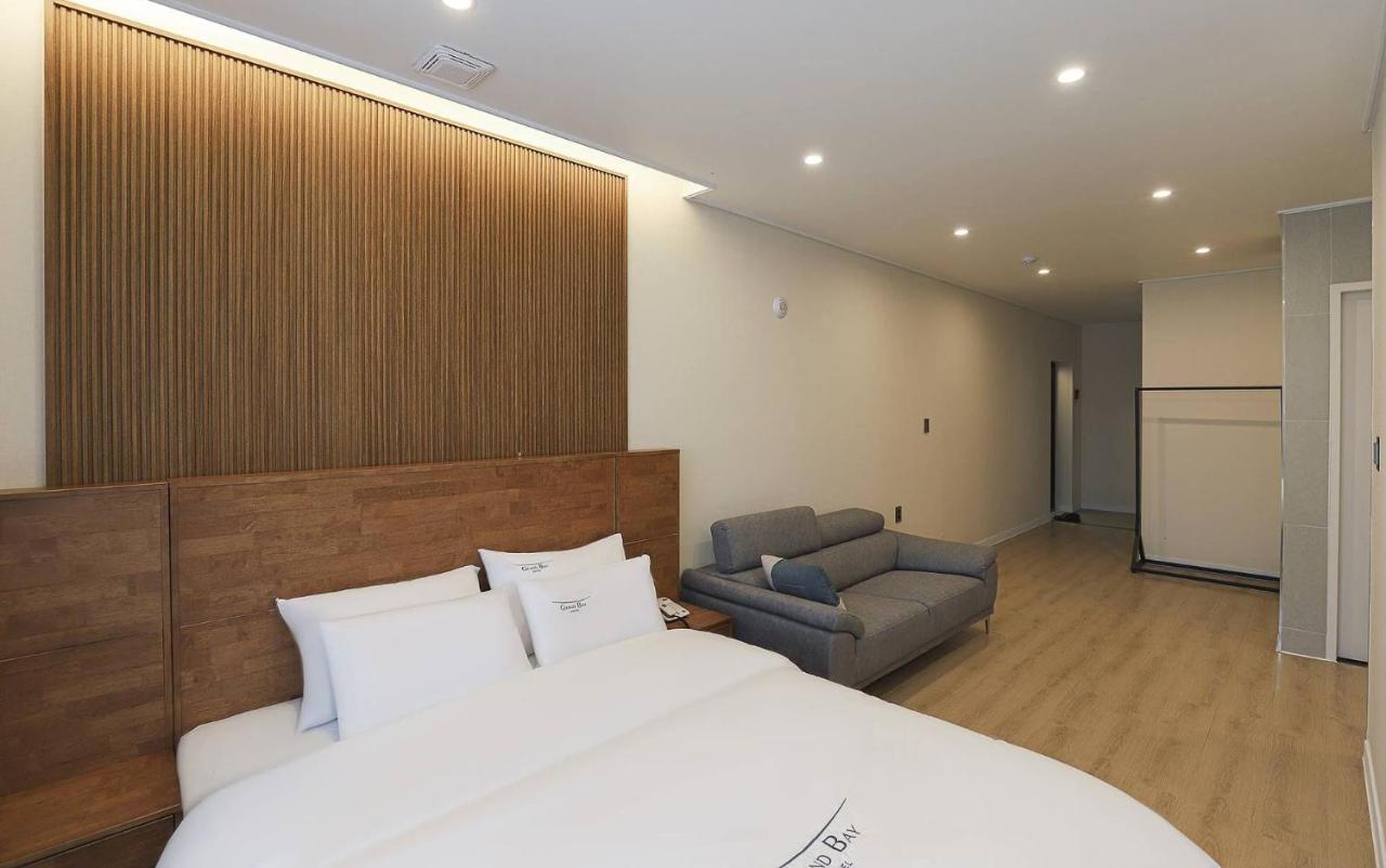 Hotel Grand Bay בוריאונג מראה חיצוני תמונה