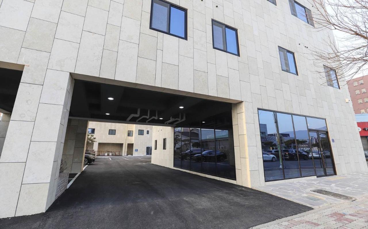 Hotel Grand Bay בוריאונג מראה חיצוני תמונה