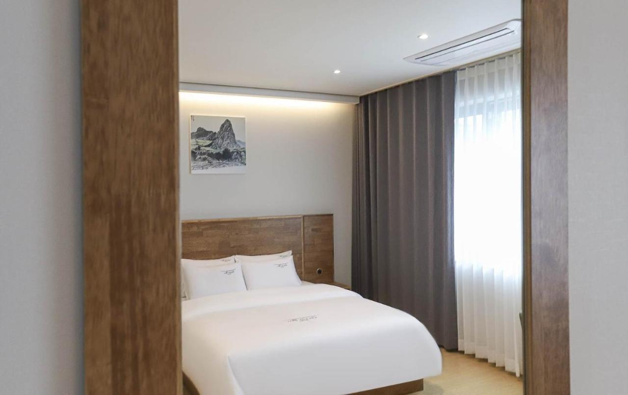 Hotel Grand Bay בוריאונג מראה חיצוני תמונה