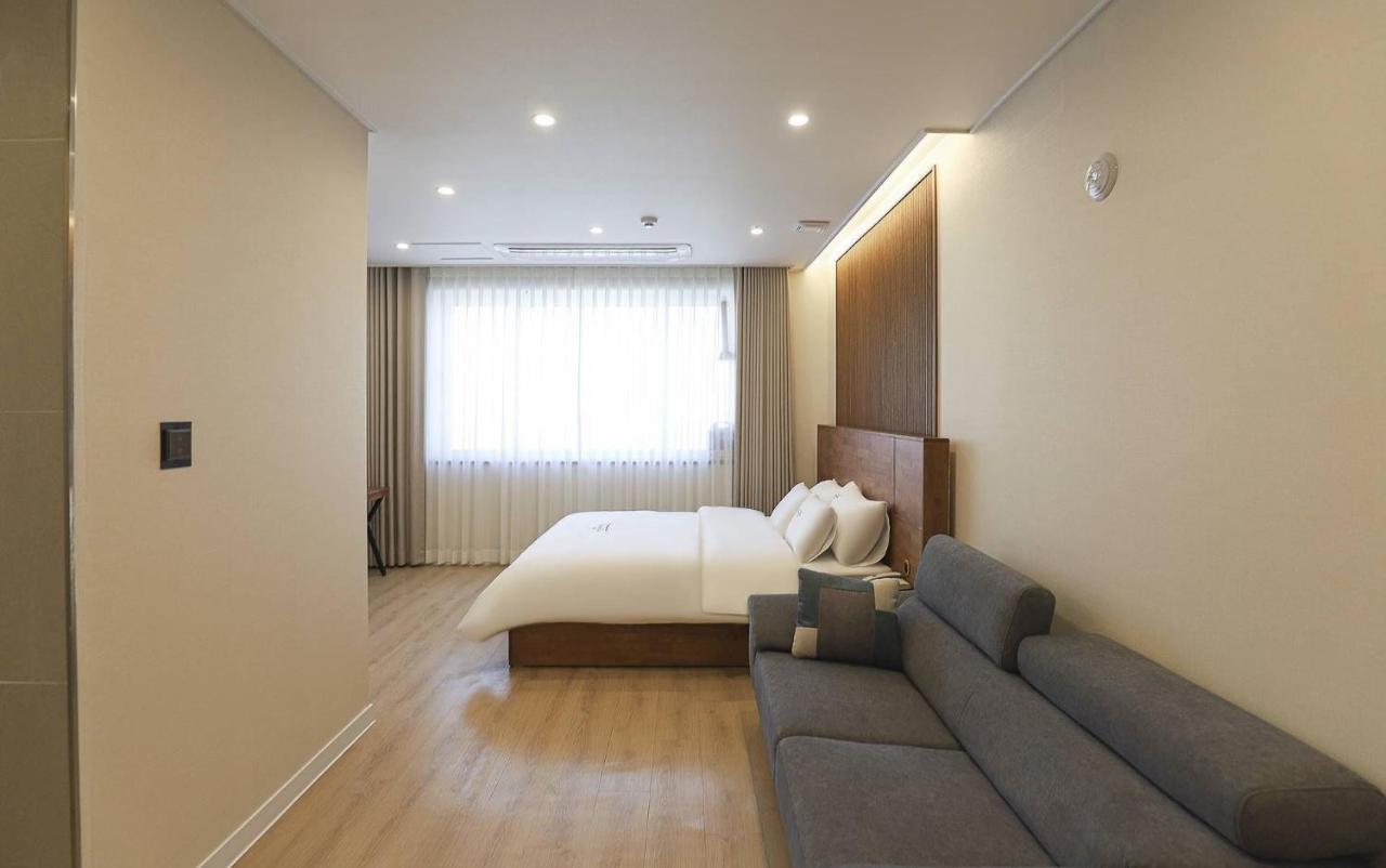 Hotel Grand Bay בוריאונג מראה חיצוני תמונה